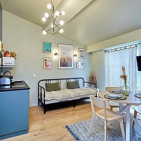 Charming Center Of With Ac Apartment